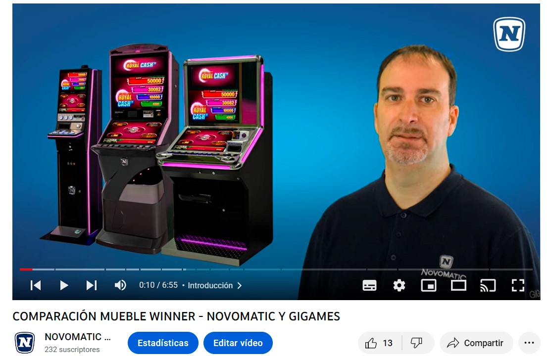 Jordi Miras, técnico SPV, comparando los muebles Winner de NOVOMATIC